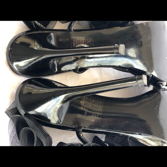 Bakers Rory Black Ruffle Pumps - Picture 2 of 9